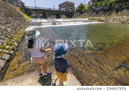230704 Miyagawa Koji Bridge Carp s220 104647859