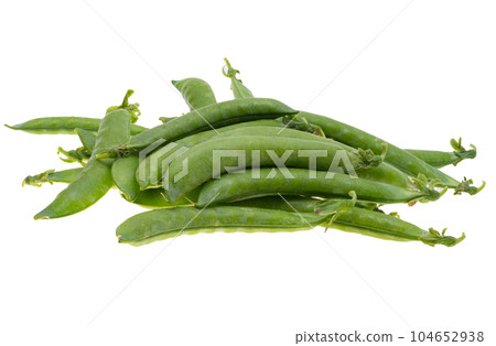 green peas isolated 104652938