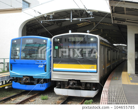 FV-E991 series "HYBARI" stopping at Tsurumi Station and Tsurumi Line 205 series 104655785