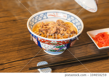 Beef rice bowl Beef rice bowl 104658259