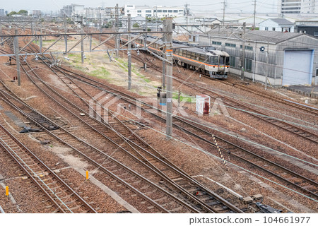 [Tokaido Main Line] Thank you Kiha 85 series folds passing through the Inazawa Freight Line 104661977