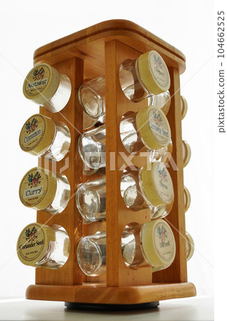 rotating wooden spice rack 104662525