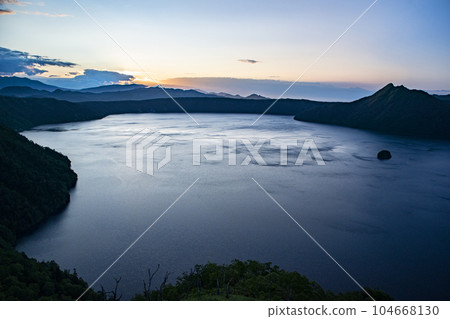 Lake Mashu 104668130