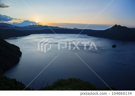 Lake Mashu 104668134