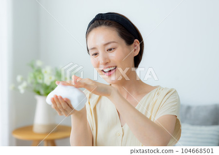 Washing face image Washing face image 104668501