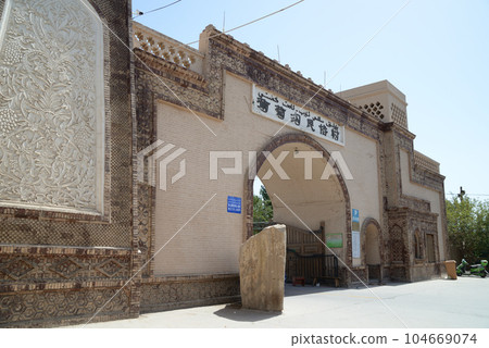 它是絲綢之路上新疆吐魯番的一個葡萄園民俗村。 它是絲綢之路上新疆吐魯番的一個葡萄園民俗村。 104669074