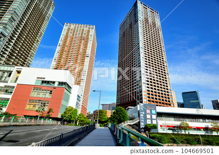 Scenery of skyscrapers on Shibaura Island Scenery of skyscrapers on Shibaura Island 104669501