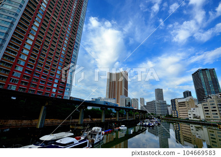 Scenery of skyscrapers on Shibaura Island Scenery of skyscrapers on Shibaura Island 104669583