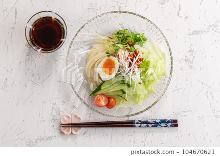 沙拉烏冬面 104670621