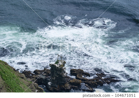 Fukaki Rock at Cape Shiribane Fukaki Rock at Cape Shiribane 104671051