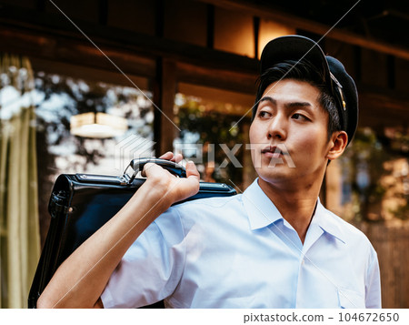 有時代感的帥氣男高中生 104672650