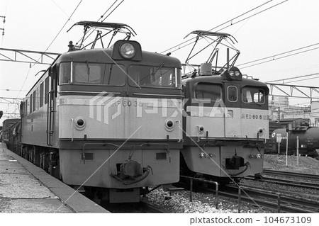 Railway JNR train locomotive EF61 EF60 Amagasaki Ryuka test run Takatori 104673109