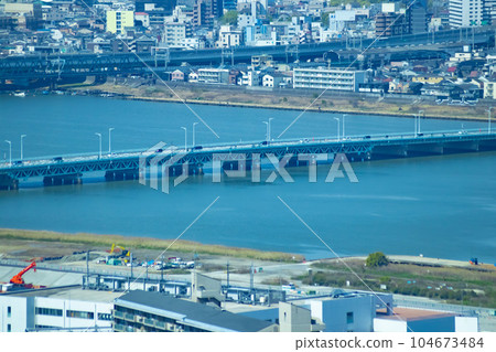 阪神高速3號線池田線及國道2號線大阪淀川方向的景色 104673484