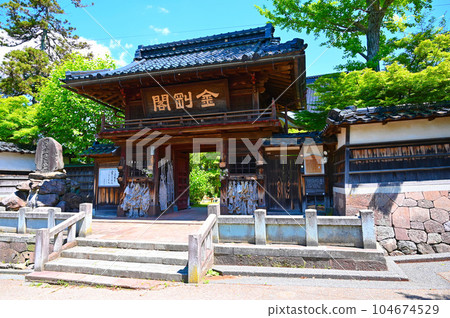 Utatsuyama Temple Group Zenshoji Temple Waraji Gate Kanazawa City Utatsuyama Temple Group Zenshoji Temple Waraji Gate Kanazawa City 104674529