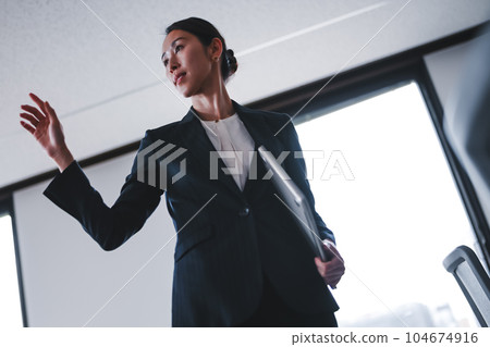  企業形象 104674916