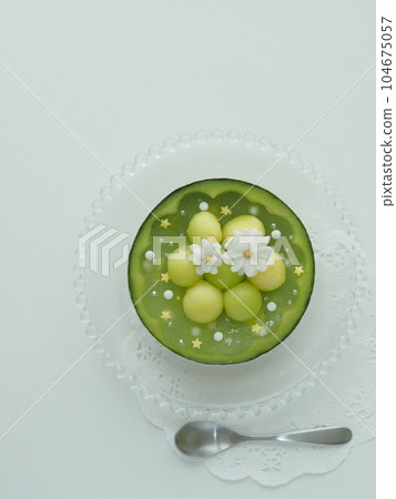 Summer fruit whole melon with jelly pulp 104675057