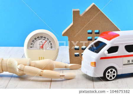 Image of heat stroke with hygrometer and lying doll 104675382