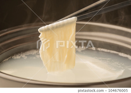 陶罐中的腐竹 104676005