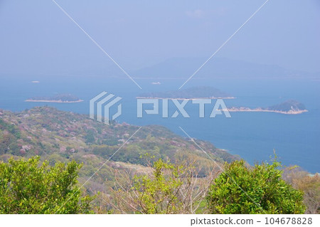 香川縣高松市 從安治龍王山公園眺望養老島、稻毛島、兜島、豐島 香川縣高松市 從安治龍王山公園眺望養老島、稻毛島、兜島、豐島 104678828