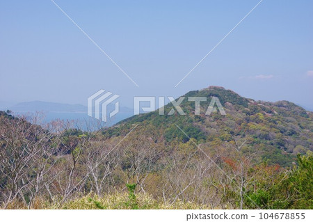 香川縣高松市 從安治龍王山公園眺望富山、女木島 香川縣高松市 從安治龍王山公園眺望富山、女木島 104678855
