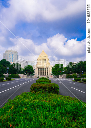 烏云密布的國會議事堂(東京都千代田區永田町) 烏云密布的國會議事堂(東京都千代田區永田町) 104682765