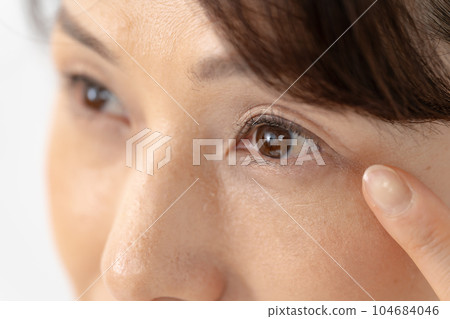 Female Senior Eye Close-up 104684046