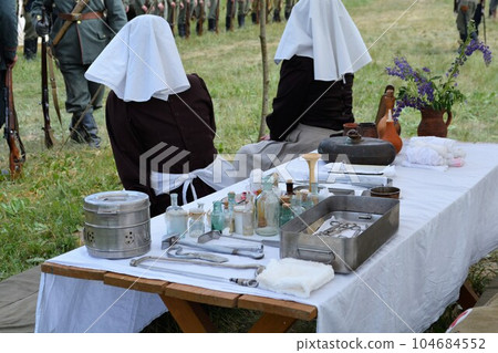 Medical tent with nurses from the First World War. Reconstruction. Medical tent with nurses from the First World War. Reconstruction. 104684552