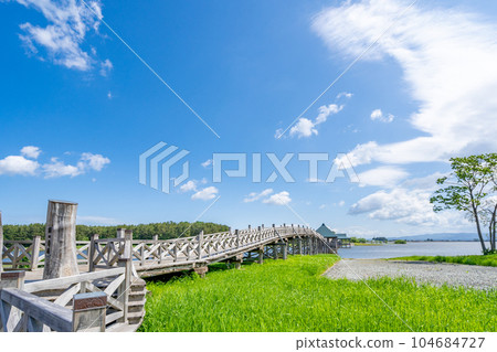 鶴之舞橋 全長 300 米 日本最高的三層木橋 鶴之舞橋 全長 300 米 日本最高的三層木橋 104684727