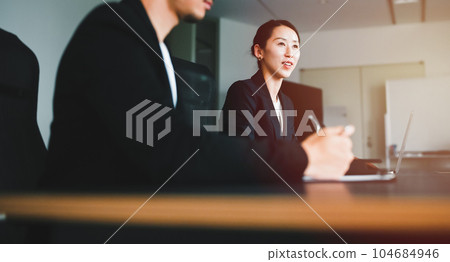 會議室裡的業務 104684946