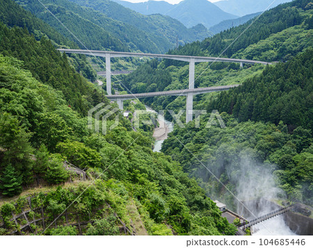 初夏的瀧澤水壩奧道部風景 104685446