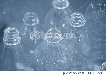 The hi-technology of drinking water manufacturing process. 104687592
