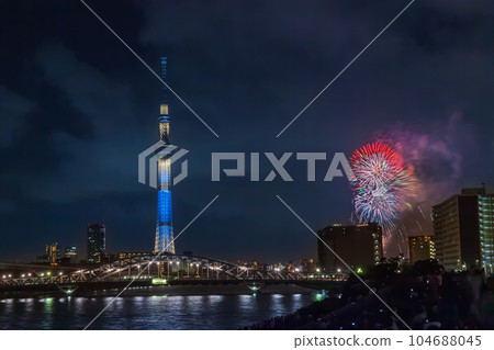 南千住的東京晴空塔和隅田川煙火大會 南千住的東京晴空塔和隅田川煙火大會 104688045