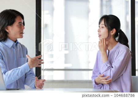一對一_男老闆的輔導_穿著辦公室休閒裝的女人注意到了_1 一對一_男老闆的輔導_穿著辦公室休閒裝的女人注意到了_1 104688786