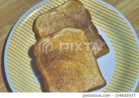 toasted bread toasted bread 104688937