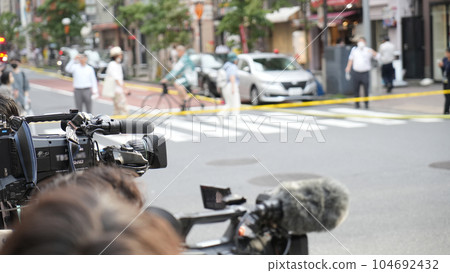 Reporters pointing the camera at the regulation line (July 3, 2023 Shinbashi Building explosion) *Mosaic processing completed Reporters pointing the camera at the regulation line (July 3, 2023 Shinbashi Building explosion) *Mosaic processing completed 104692432