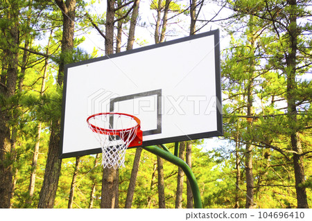 Basketball goal 104696410