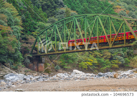 保津川遊船～嵯峨野浪漫列車～（京都府～龜岡市） 104696573