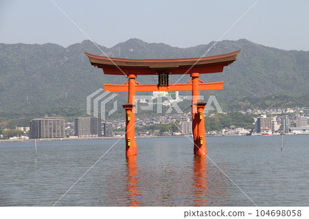 An early summer day in Miyajima, Aki Province 104698058