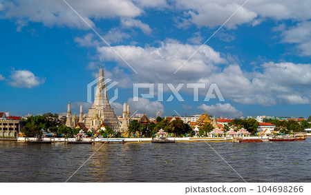 黎明寺寺廟在曼谷，泰國 104698266