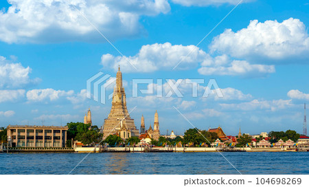 黎明寺寺廟在曼谷，泰國 104698269