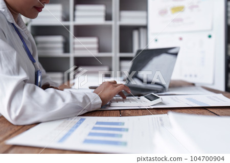 Professional analysis of business people success to make marketing strategy planning in the accounting workplace Professional analysis of business people success to make marketing strategy planning in the accounting workplace 104700904