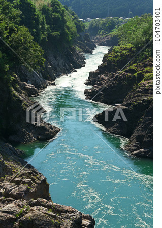 Hisuikyo, Shichiso-cho, Gifu Prefecture, taken downstream from Kami-Aso Bridge 104703401