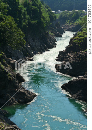 Hisuikyo, Shichiso-cho, Gifu Prefecture, taken downstream from Kami-Aso Bridge 104703402