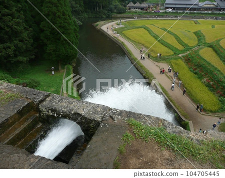 Cleaning of the national treasure Tsujun Bridge: Release of agricultural water begins 104705445