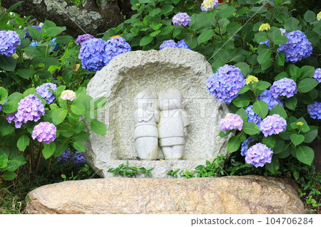 Jizo and Hydrangea 3451 104706284