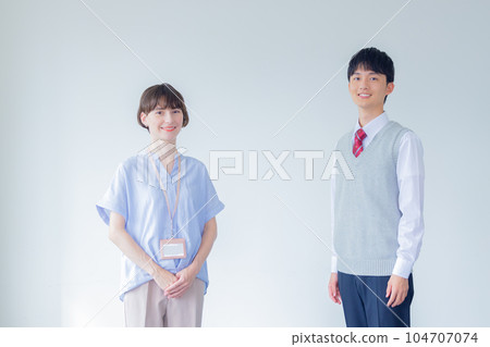 Education Portrait of a high school student and a foreign lecturer 104707074