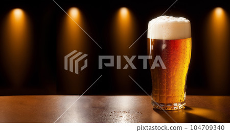 反人工智能圖像與一瓶啤酒在具有大黑邊的構圖中 反人工智能圖像與一瓶啤酒在具有大黑邊的構圖中 104709340