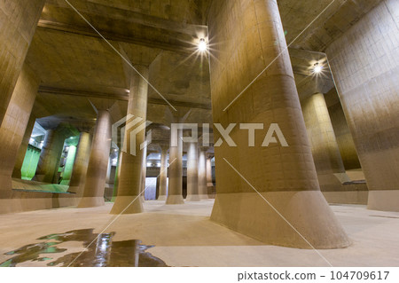 Kasukabe City, Saitama Prefecture, Metropolitan Area Outer Underground Discharge Channel, Underground Shrine "Pressurization Water Tank" 104709617