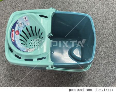 Multi-purpose wringing bucket, set clean twist system from Leifheit 104715445