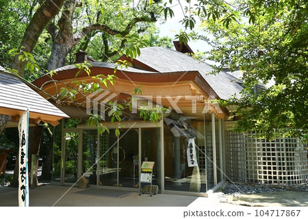 Kusanagikan, a treasure trove of swords in Atsuta Shrine 104717867